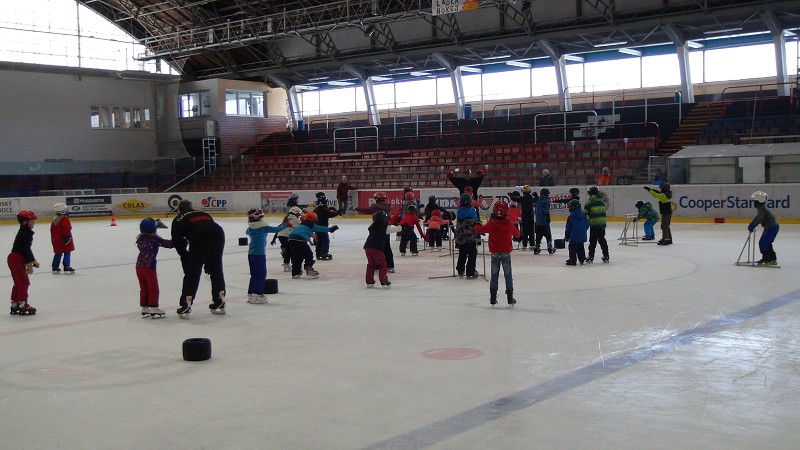 únor 2019