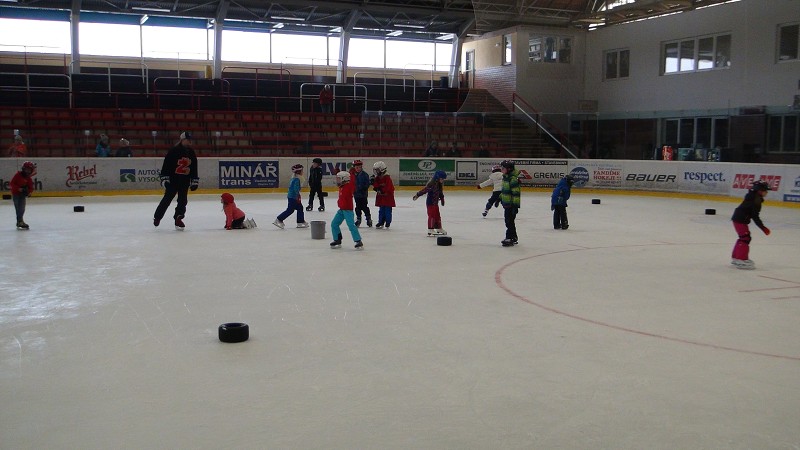 únor 2019