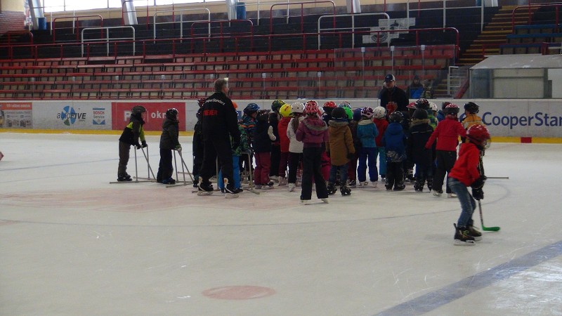 únor 2019