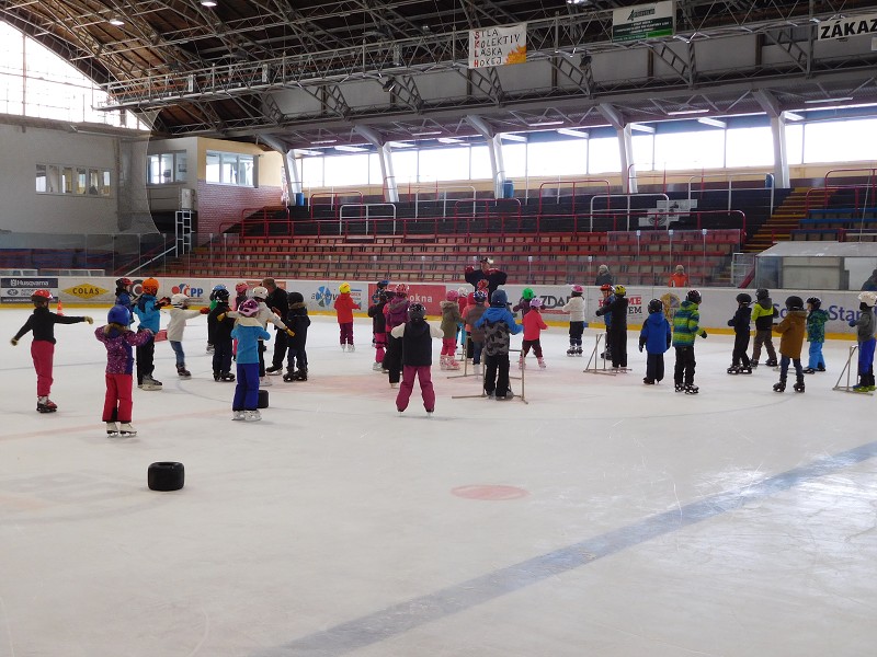 únor 2019