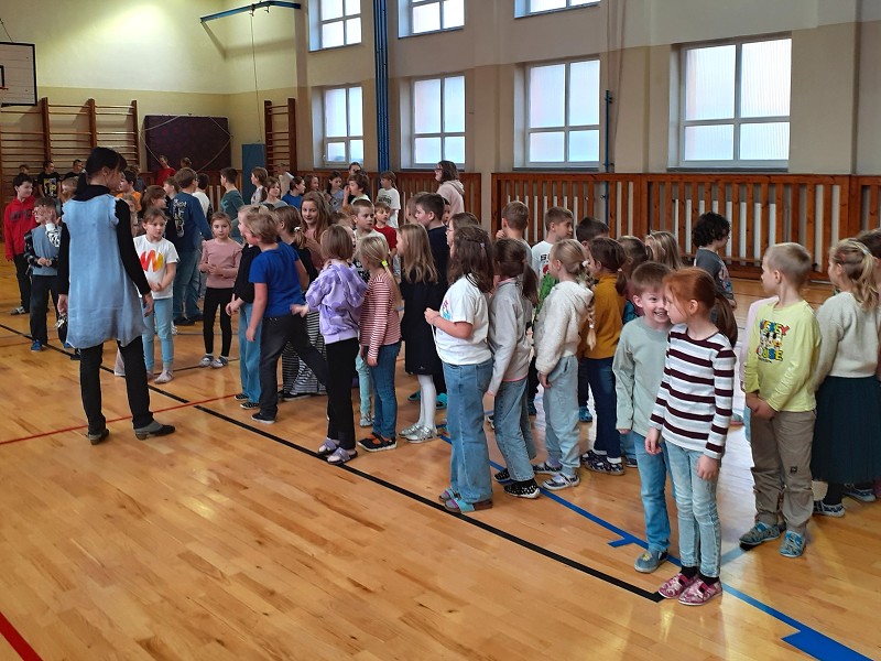 listopad a vyhlášení výsledků 12. prosince 2025