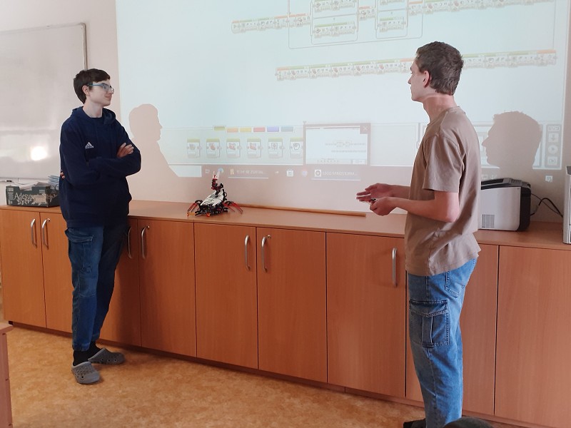 březen, duben 2026